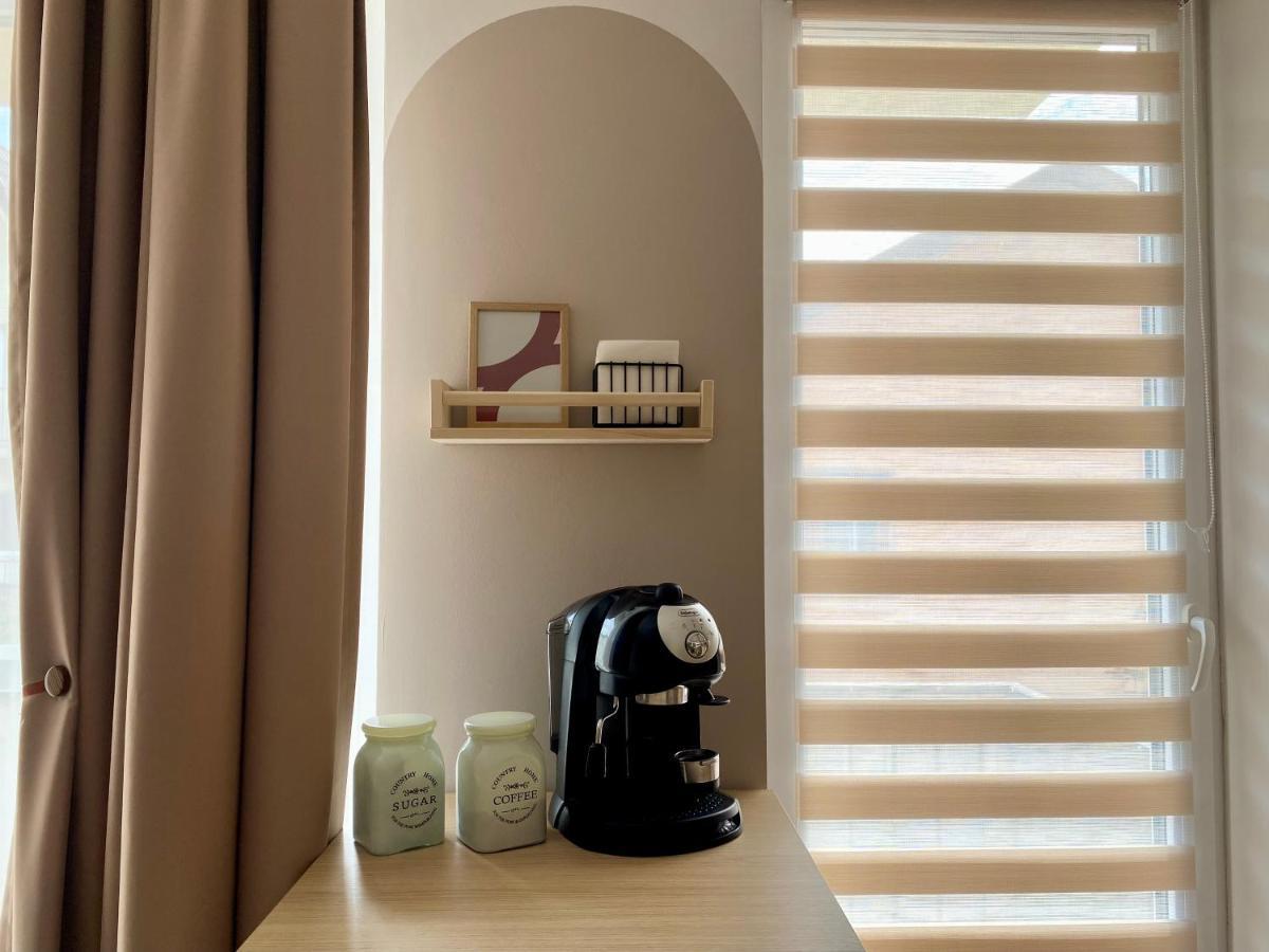 Wanderlust Home Cream, Rasnov Apt For 4, Wifi And Free Parking المظهر الخارجي الصورة