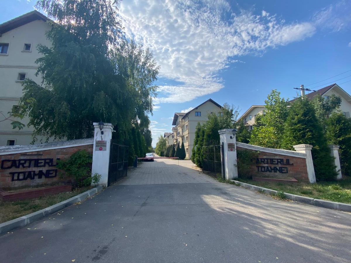 Wanderlust Home Cream, Rasnov Apt For 4, Wifi And Free Parking المظهر الخارجي الصورة