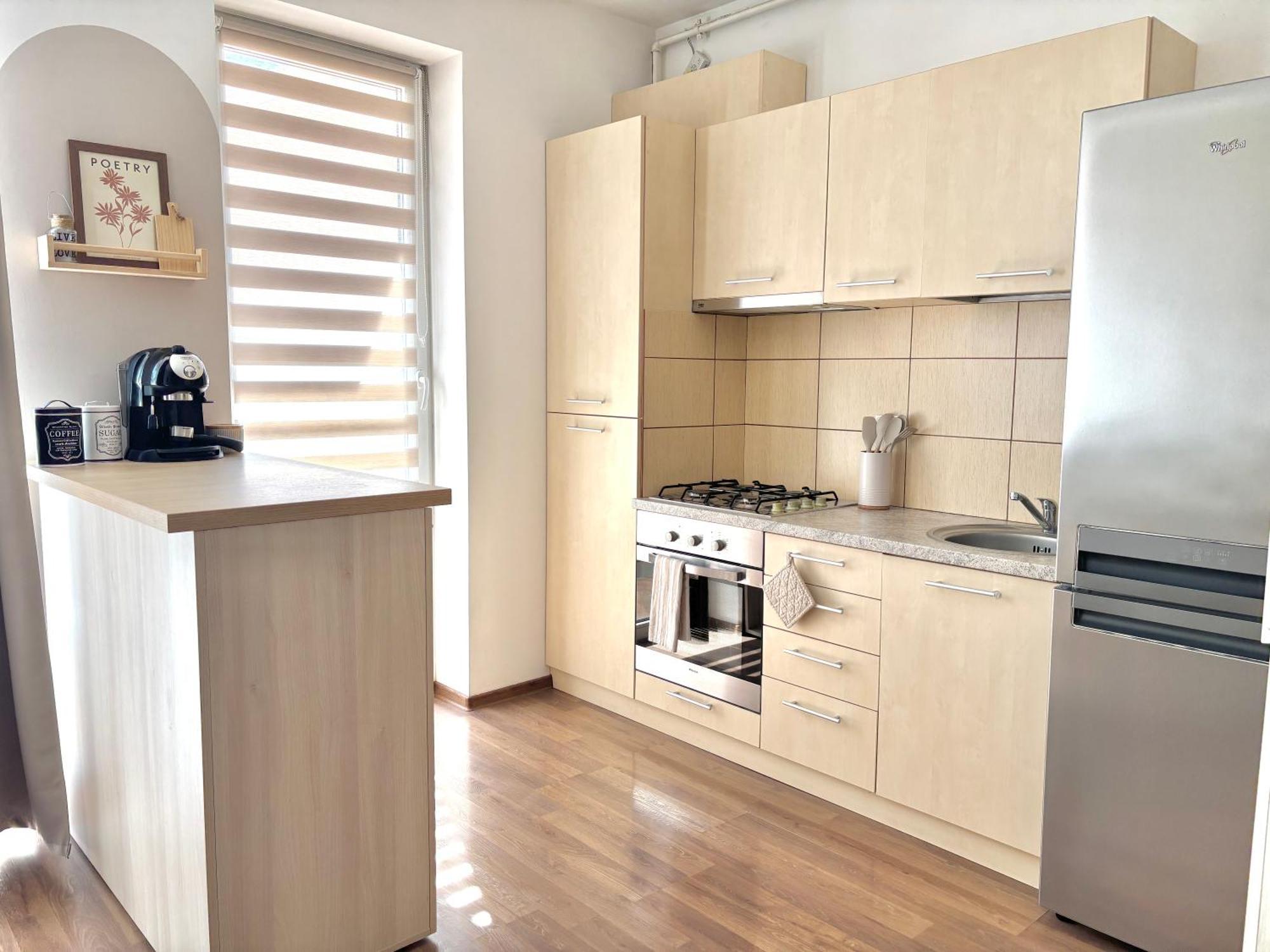 Wanderlust Home Cream, Rasnov Apt For 4, Wifi And Free Parking المظهر الخارجي الصورة