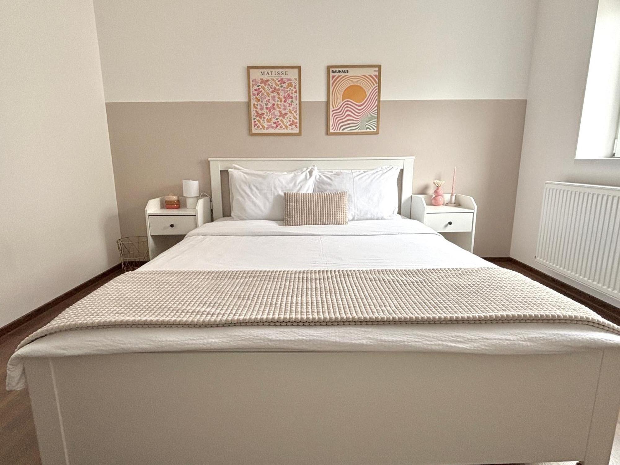 Wanderlust Home Cream, Rasnov Apt For 4, Wifi And Free Parking المظهر الخارجي الصورة